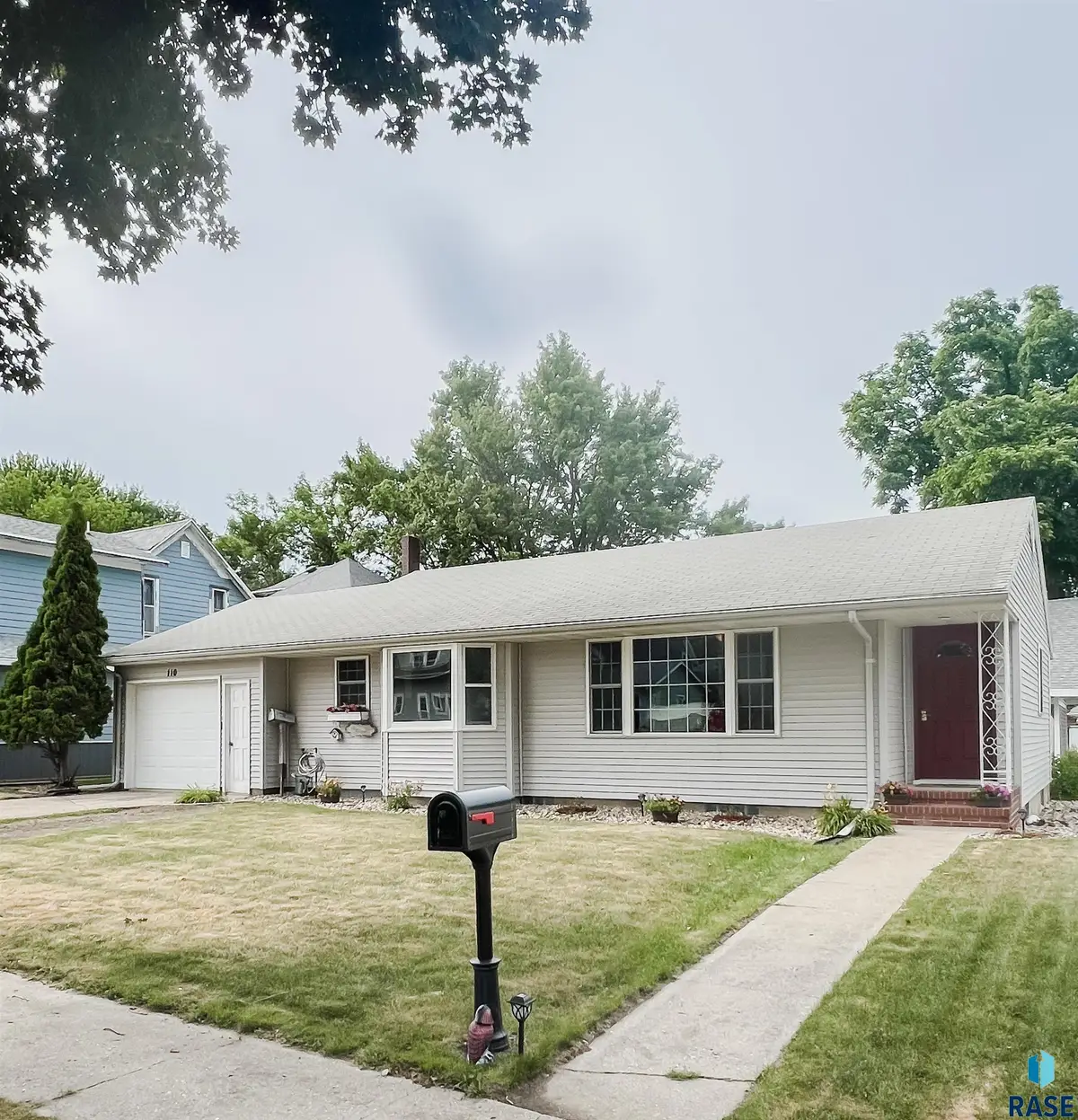 110 W Bishop St, Luverne, MN 56156 - #1
