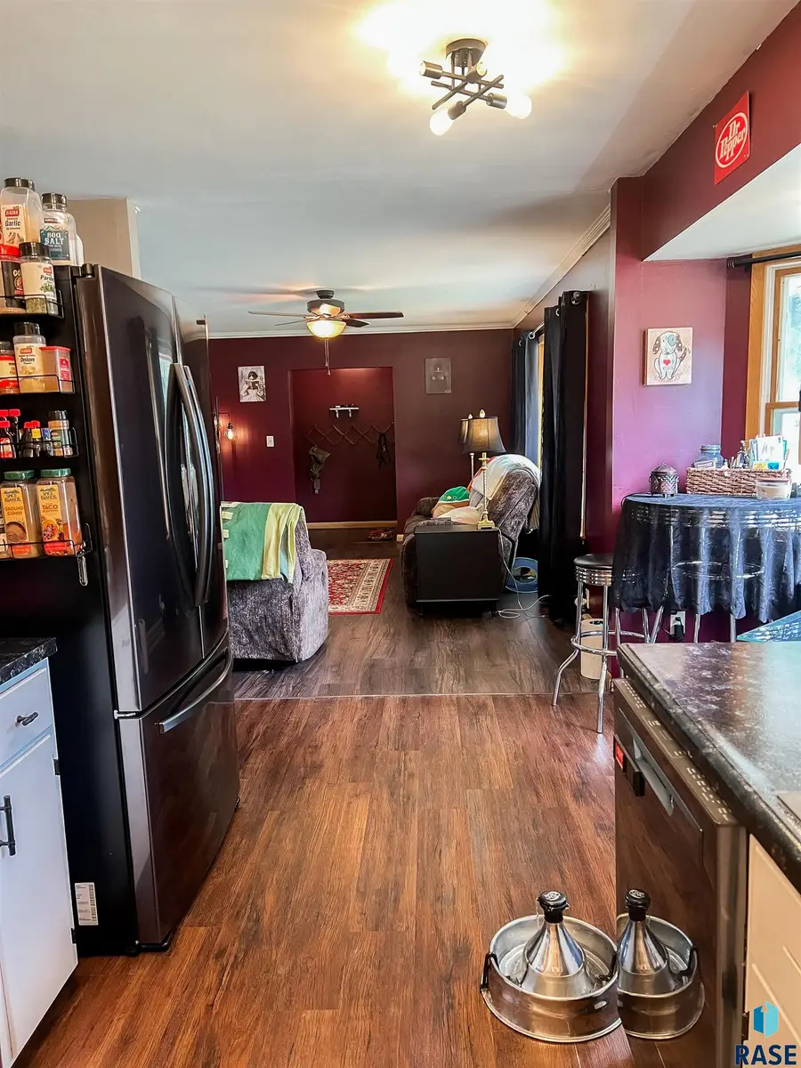 110 W Bishop St, Luverne, MN 56156 - #3