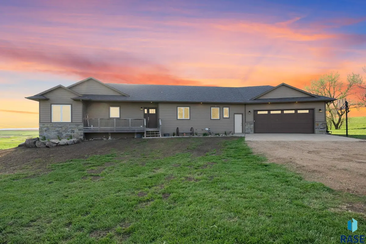 25467 455th Ave, Montrose, SD 57048 - #1