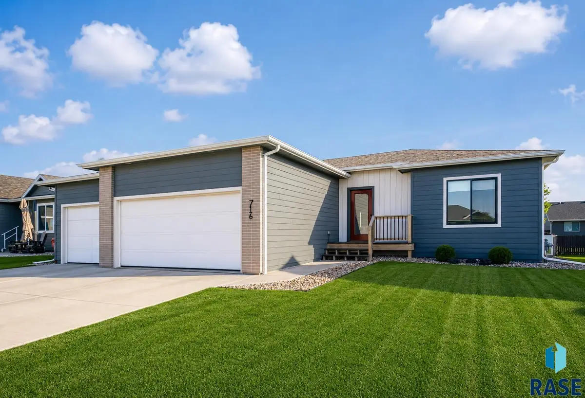716 Hillside St, Harrisburg, SD 57032 - #1