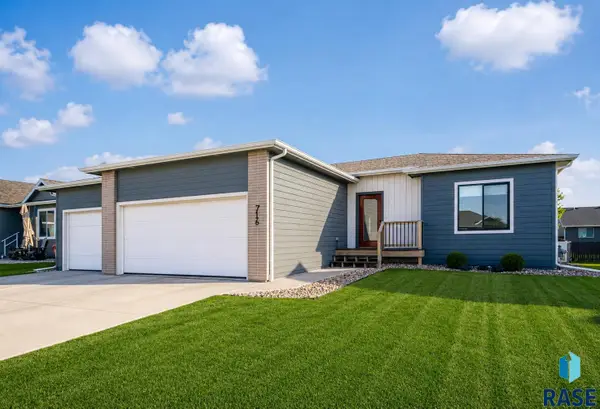 716 Hillside St, Harrisburg, SD 57032