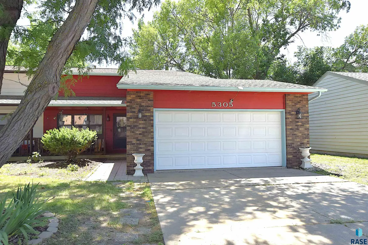 5305 W Birnhamwood Dr, Sioux Falls, SD 57106 - #1
