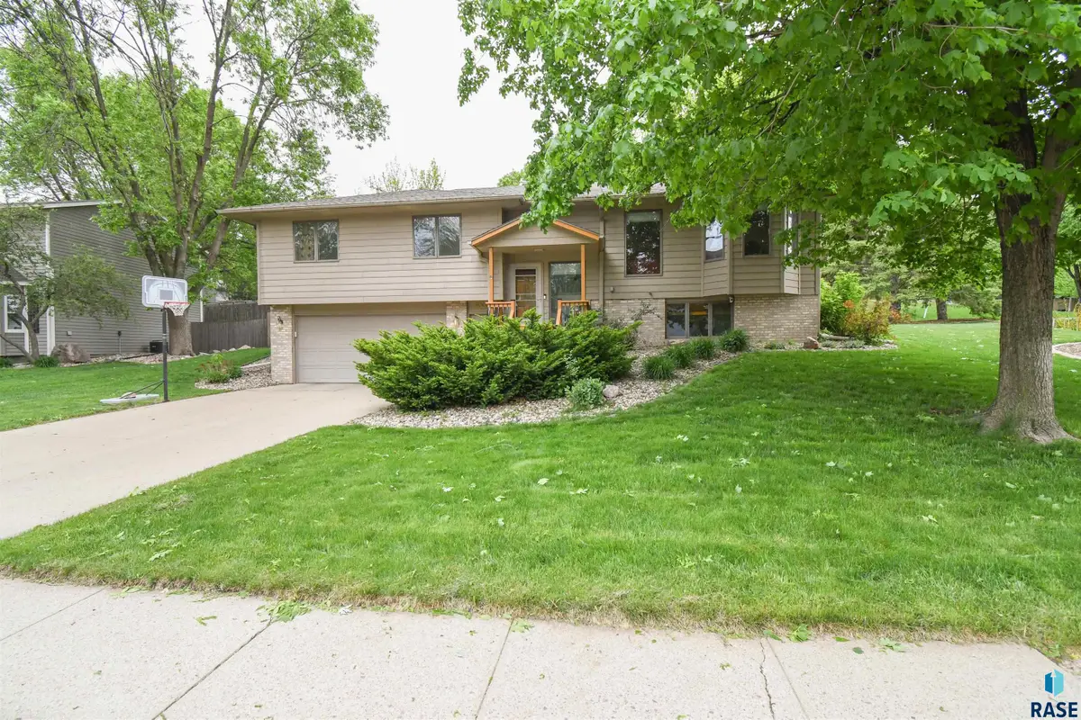 5008 S Twin Ridge Rd, Sioux Falls, SD 57108 - #1