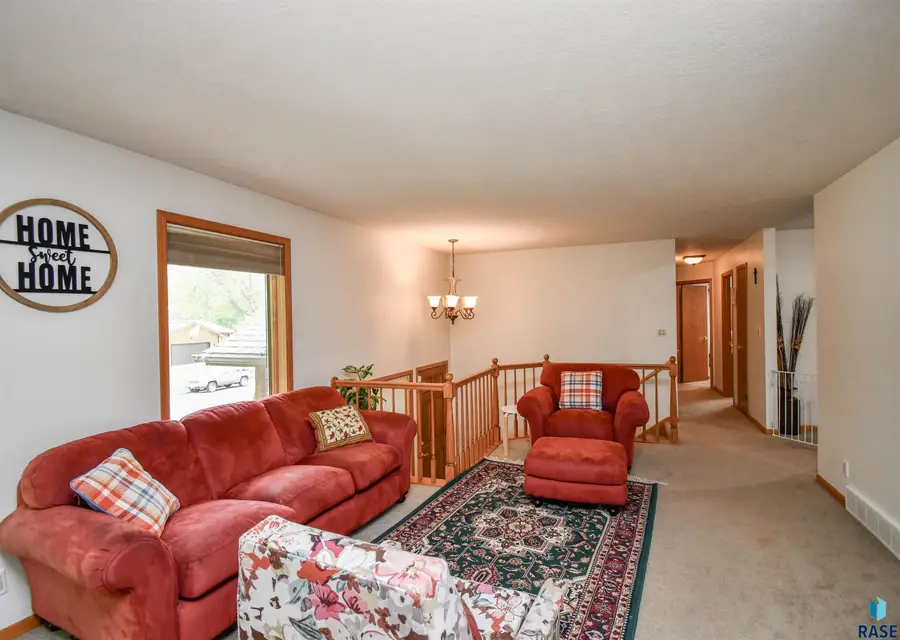 5008 S Twin Ridge Rd, Sioux Falls, SD 57108 - #2
