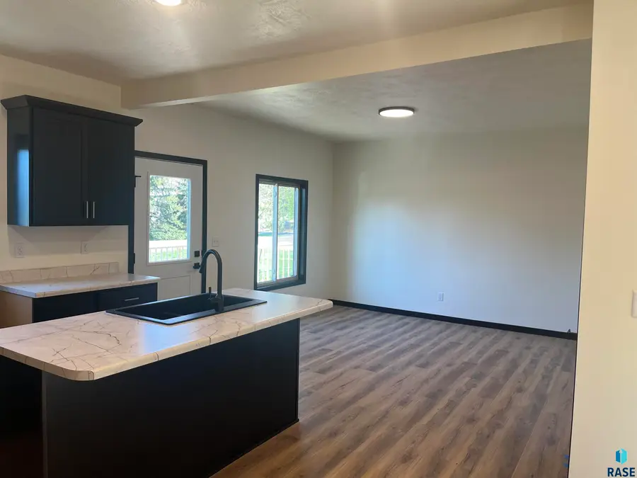 430 Willow St, Canistota, SD 57012 - #3