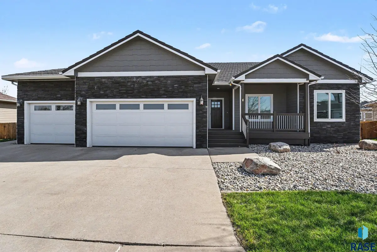 2405 E Yorkshire St, Sioux Falls, SD 57108 - #1