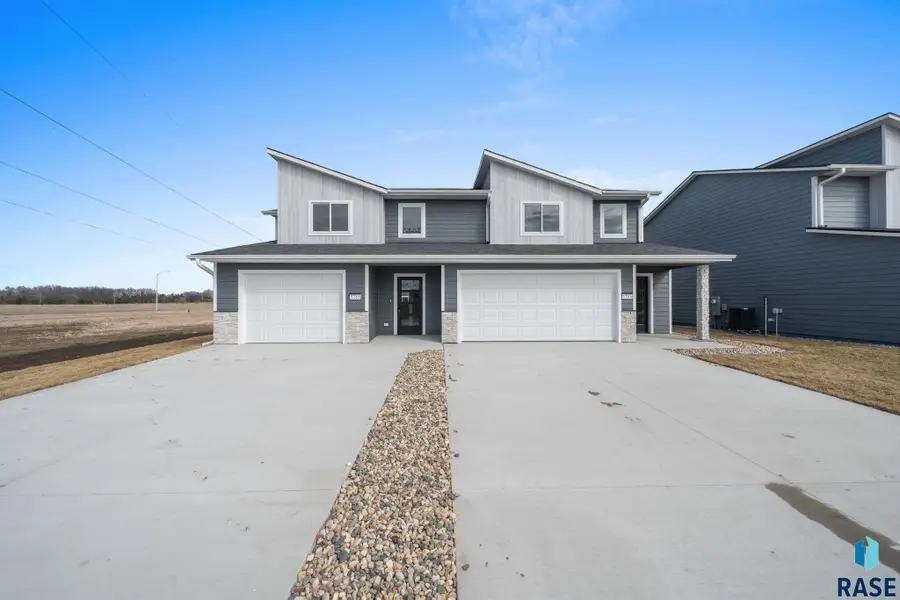 536 Oxford Ave, Harrisburg, SD 57032 - #2