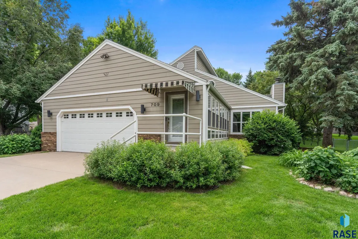 709 E Sandpiper Trl, Sioux Falls, SD 57108 - #1
