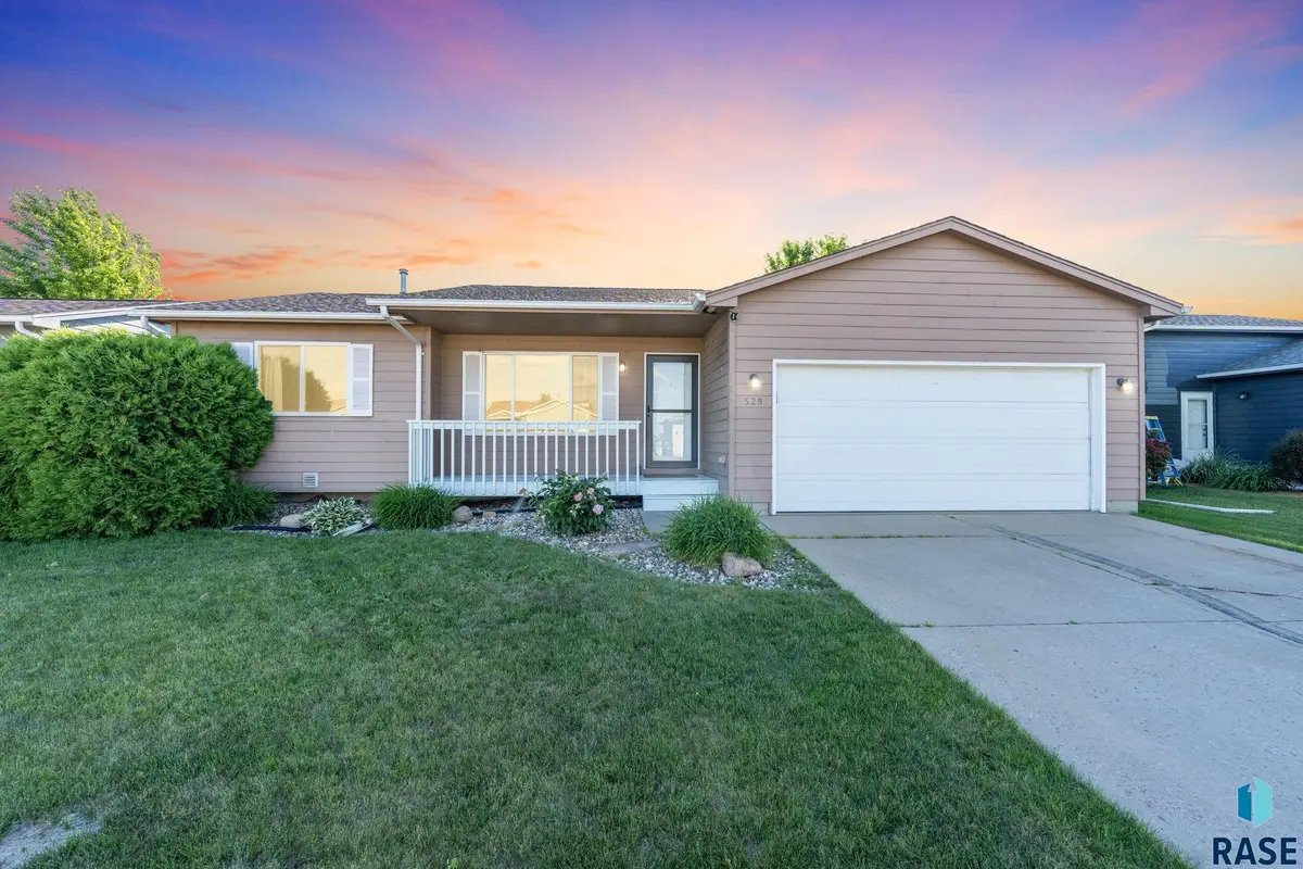 529 S Whitewood Ave, Sioux Falls, SD 57106 - #1