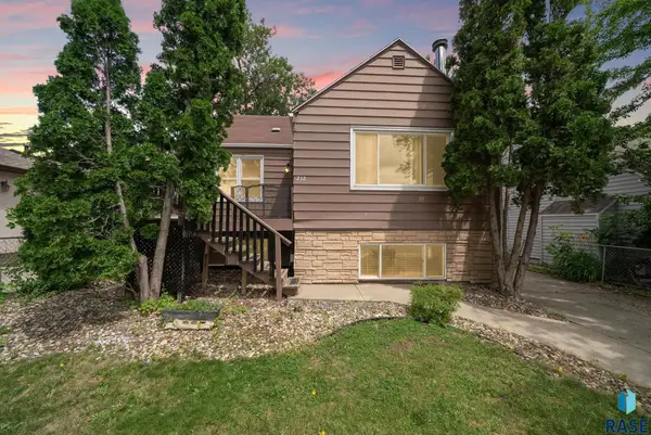 212 W 42nd St, Sioux Falls, SD 57105