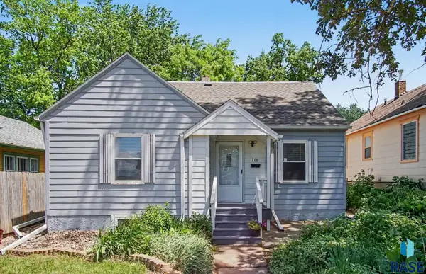 710 N Terrace Pl, Sioux Falls, SD 57104