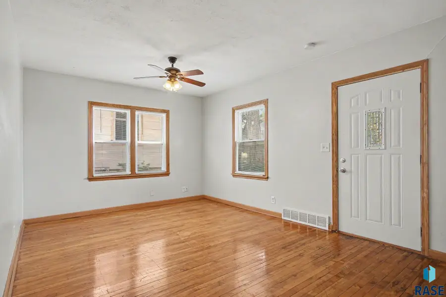 710 N Terrace Pl, Sioux Falls, SD 57104 - #2