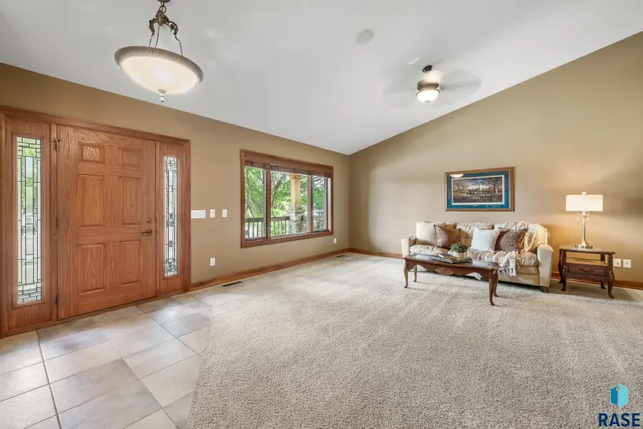 800 W Glen Eagle St, Sioux Falls, SD 57108 - #3