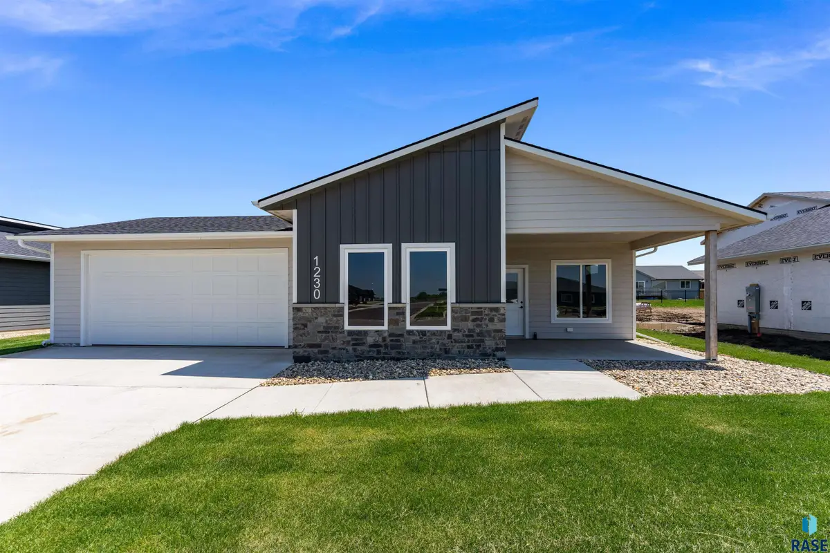1230 N Titan St, Tea, SD 57064 - #1