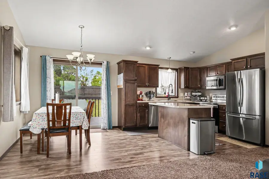 3912 S Pisidian Ave, Sioux Falls, SD 57110 - #3