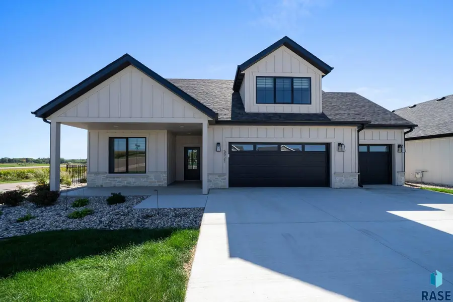 5921 E Rush St, Sioux Falls, SD 57110 - #2