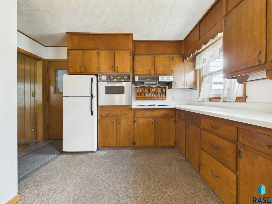 5909 W 41st St, Sioux Falls, SD 57106 - #2