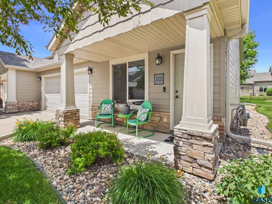 2722 E Indigo Pl, Sioux Falls, SD 57108 - #2