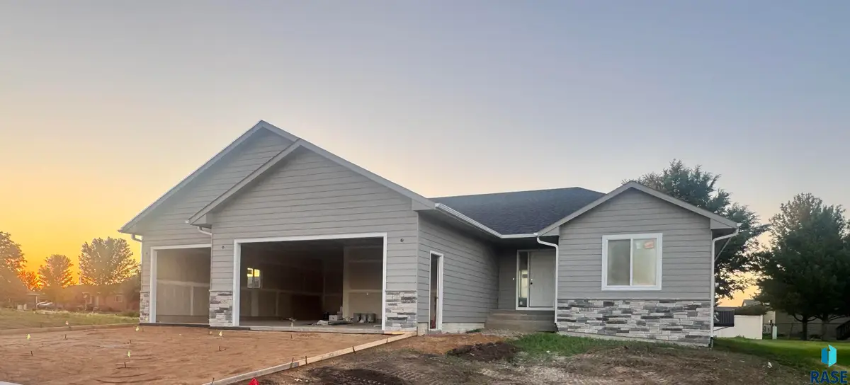 524 Shirley St, Harrisburg, SD 57032 - #1
