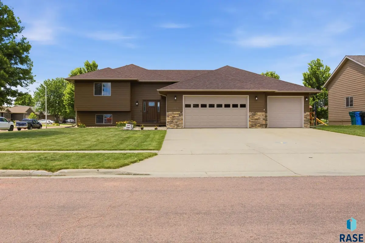 2301 N Devon Ave, Tea, SD 57064 - #1