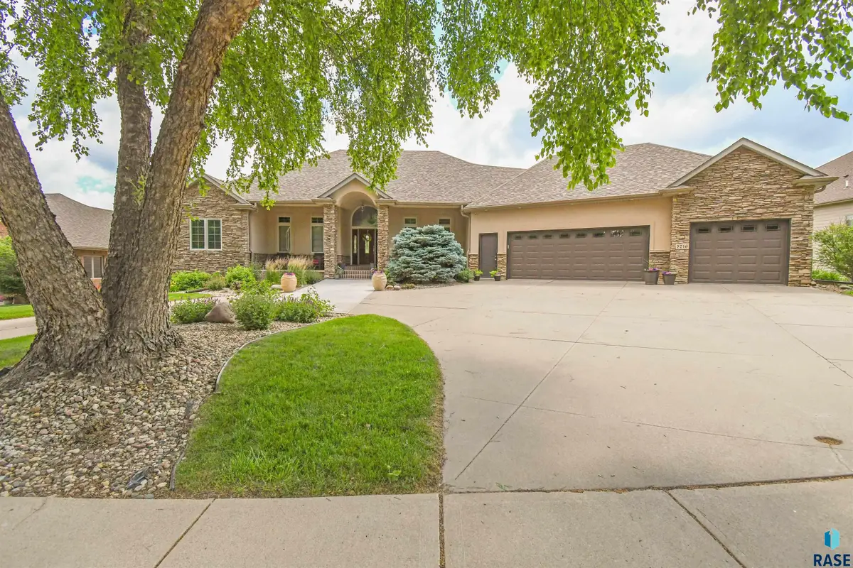 5716 S Prairie View Ct, Sioux Falls, SD 57108 - #1