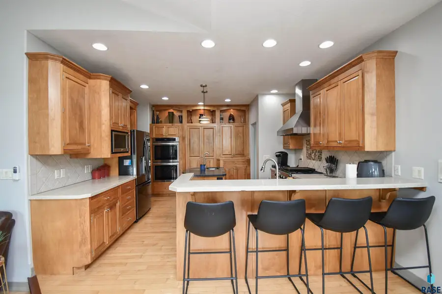 5716 S Prairie View Ct, Sioux Falls, SD 57108 - #2