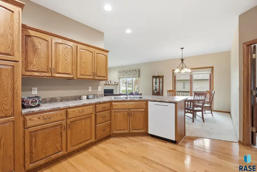 3205 S Lupine Pl, Sioux Falls, SD 57110 - #2