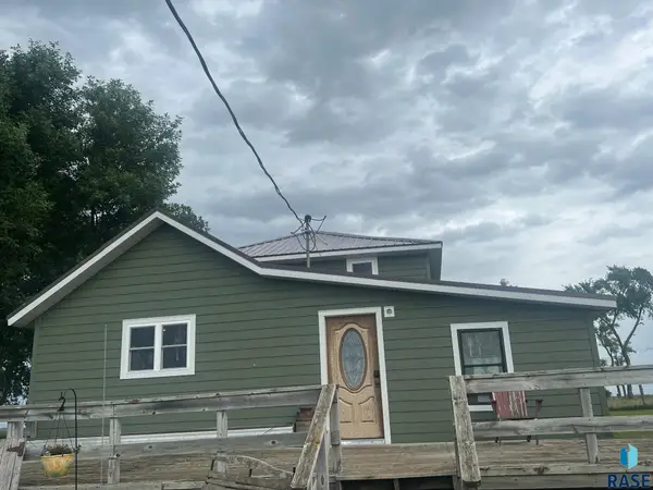 26000 445th Ave, Canistota, SD 57012