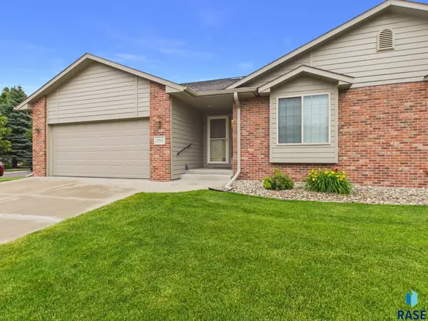 5321 W Summer Creek Pl, Sioux Falls, SD 57106