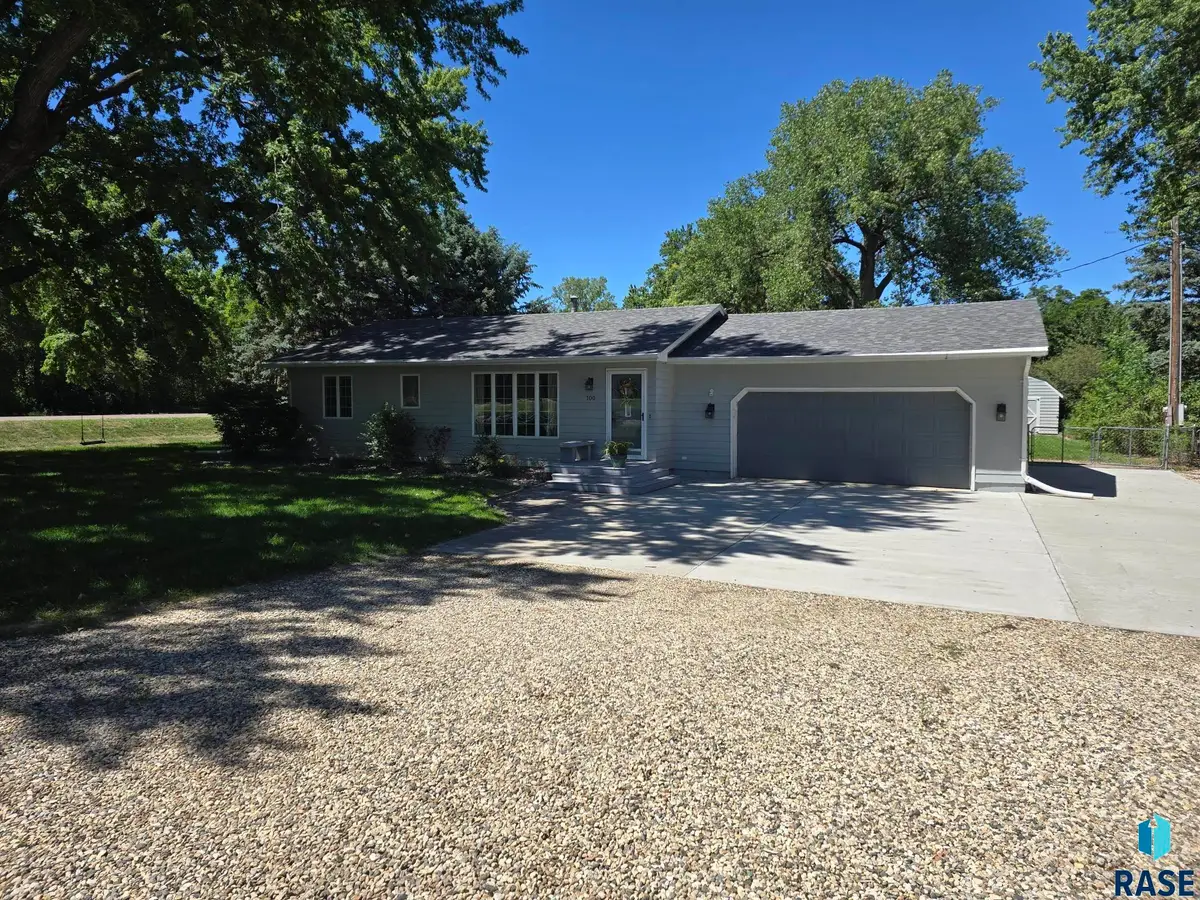 100 Case St, Yankton, SD 57078 - #1