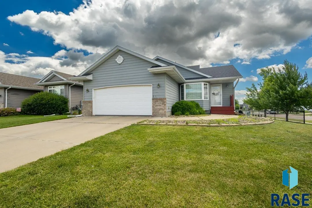 7425 W 52nd St, Sioux Falls, SD 57106 - #1