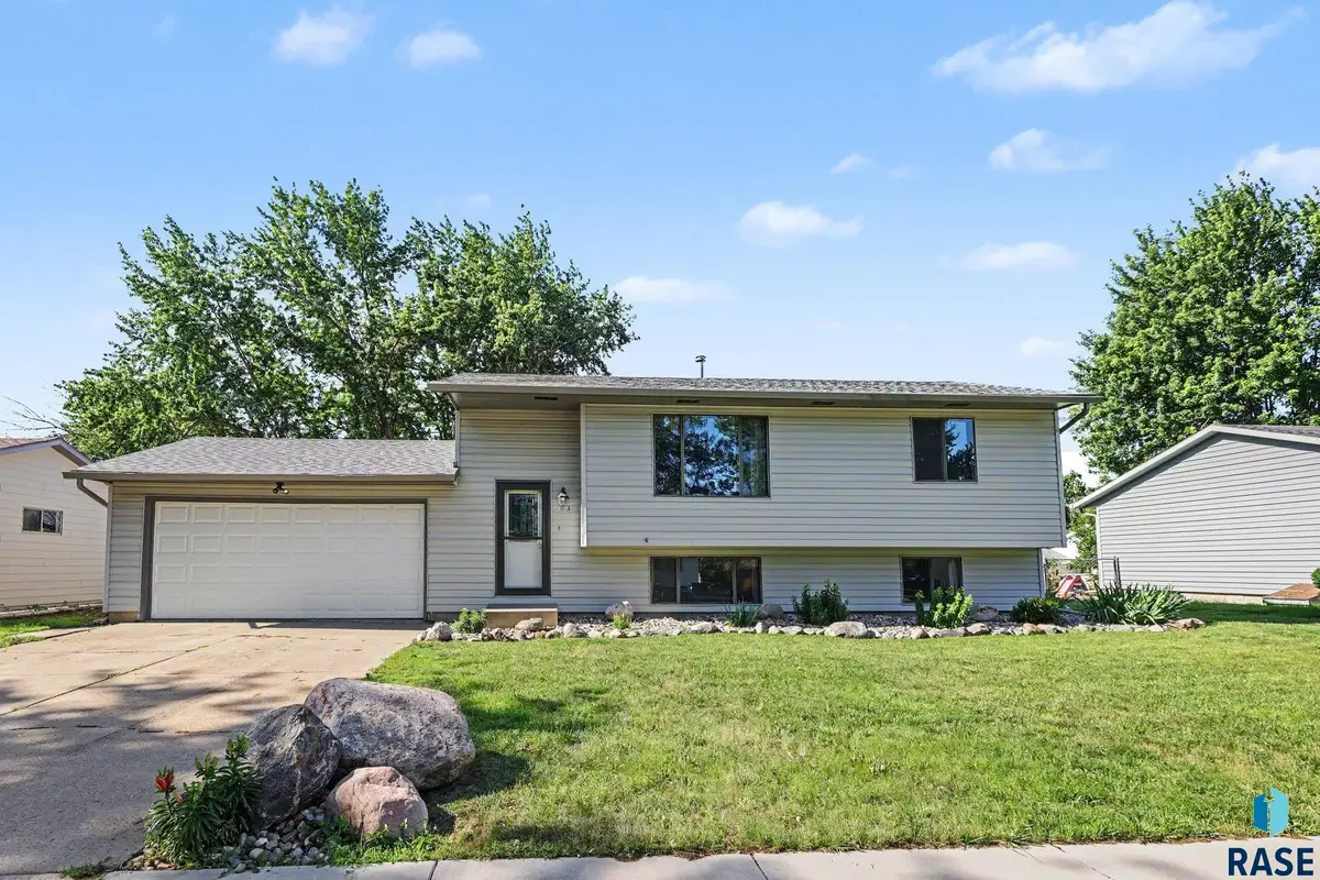 5413 W Missouri St St, Sioux Falls, SD 57106 - #1