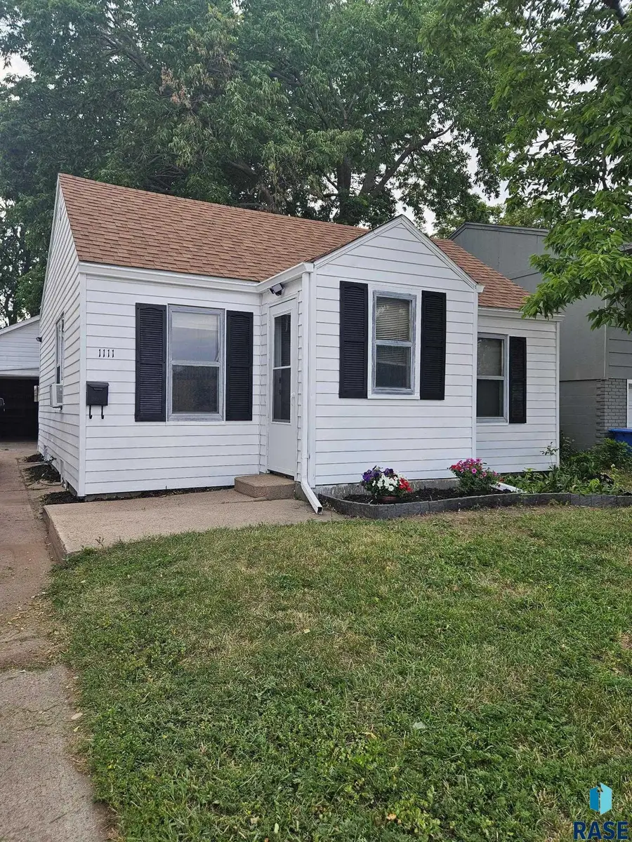 1111 N Kiwanis Ave, Sioux Falls, SD 57104 - #2