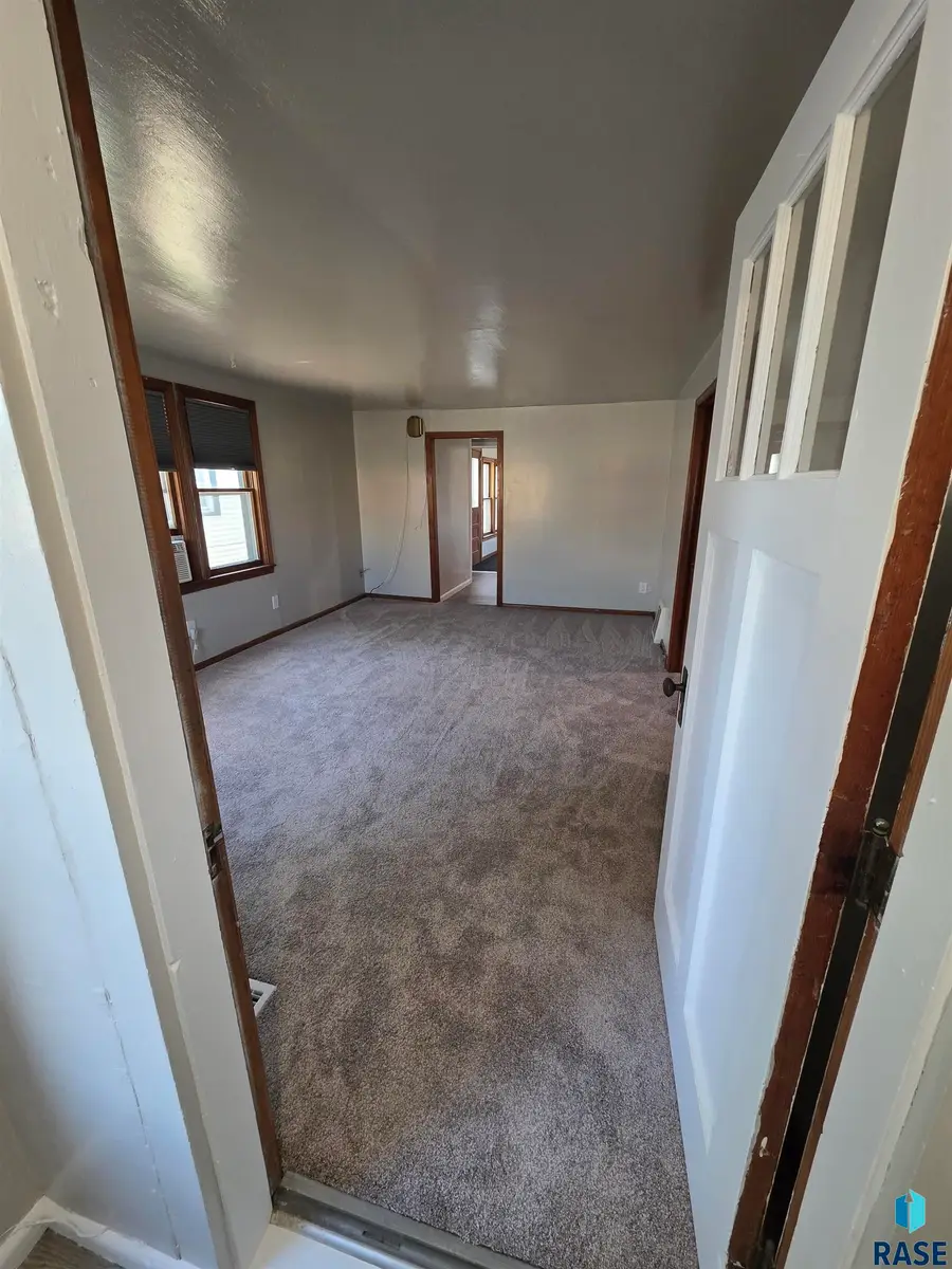 1111 N Kiwanis Ave, Sioux Falls, SD 57104 - #3