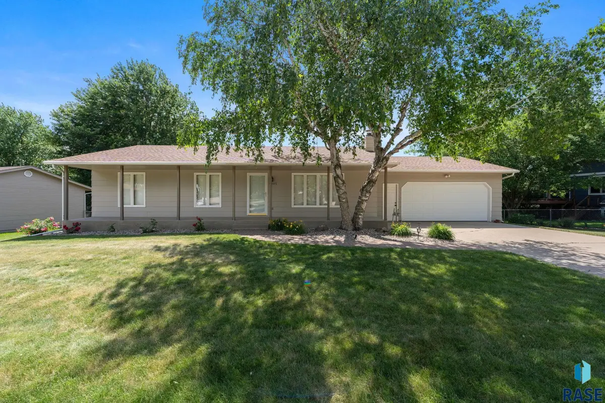 4305 S Highland Ave, Sioux Falls, SD 57103 - #1