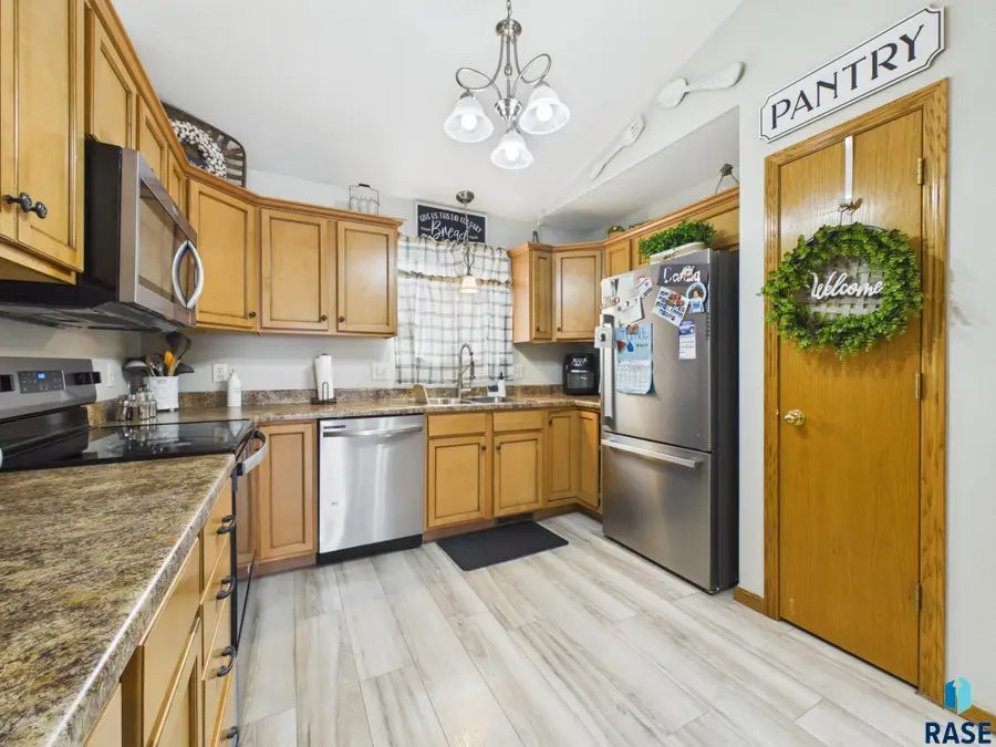 7105 W 65th St, Sioux Falls, SD 57106 - #2