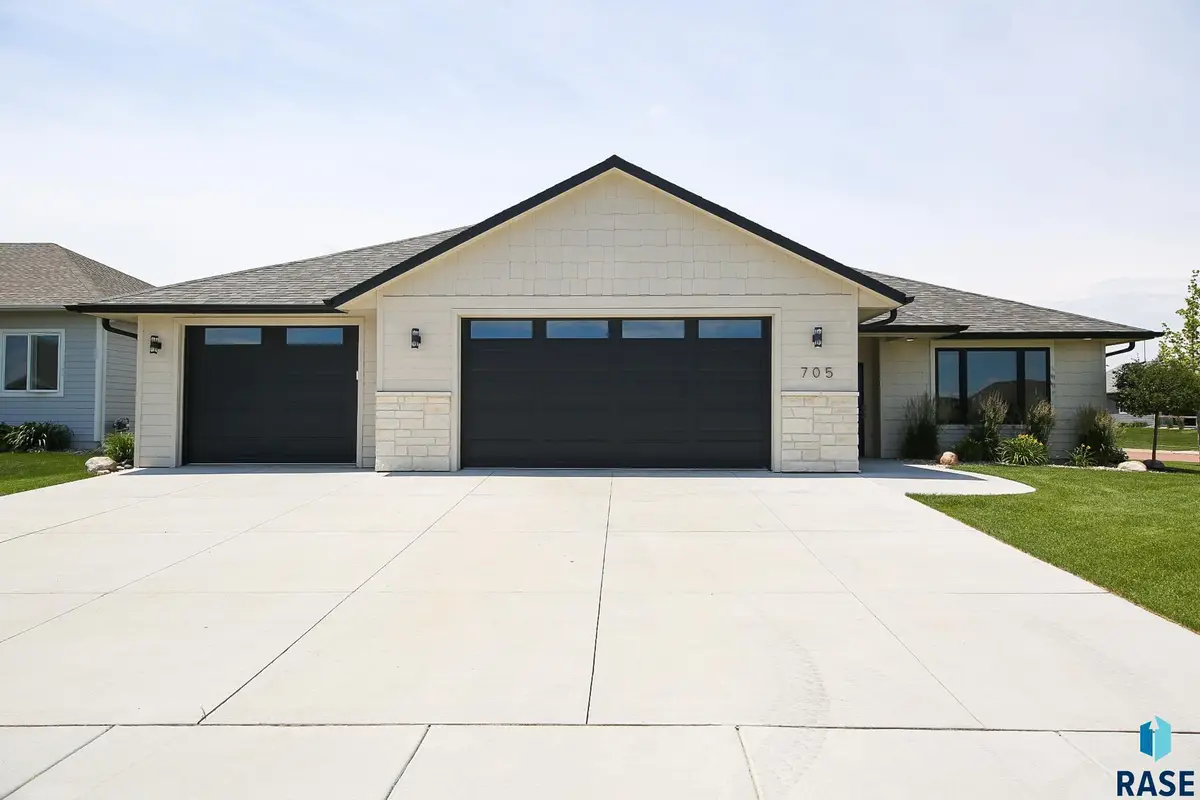 705 Quartzite Cir, Tea, SD 57064 - #1