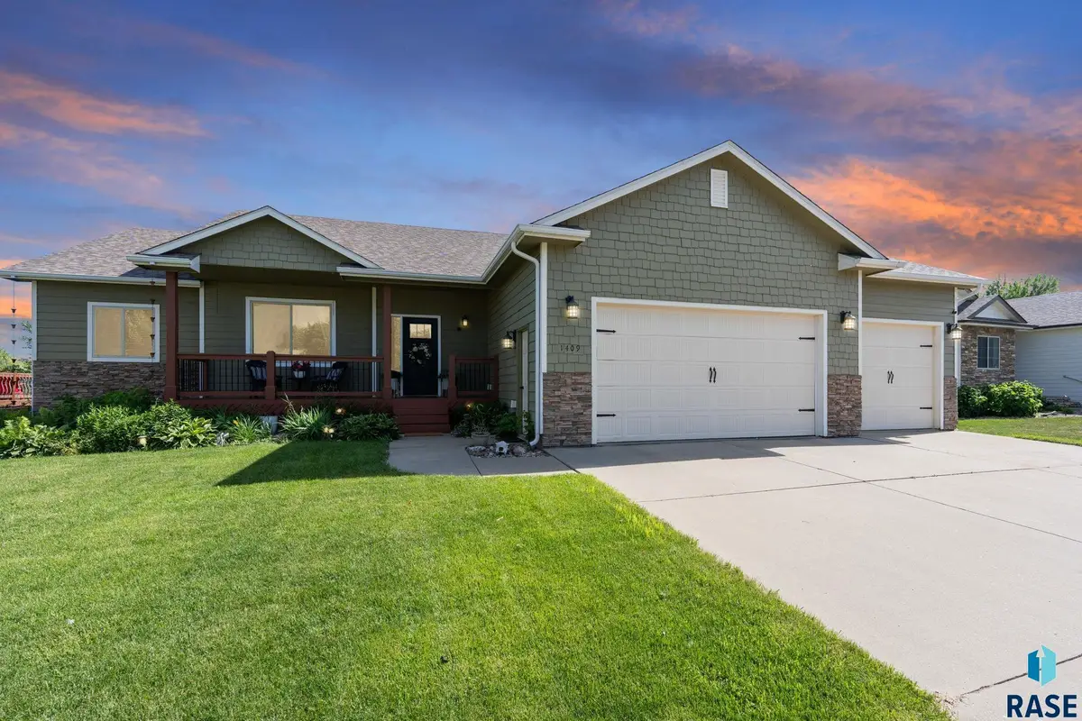 1409 W Creekside Dr, Brandon, SD 57005 - #1