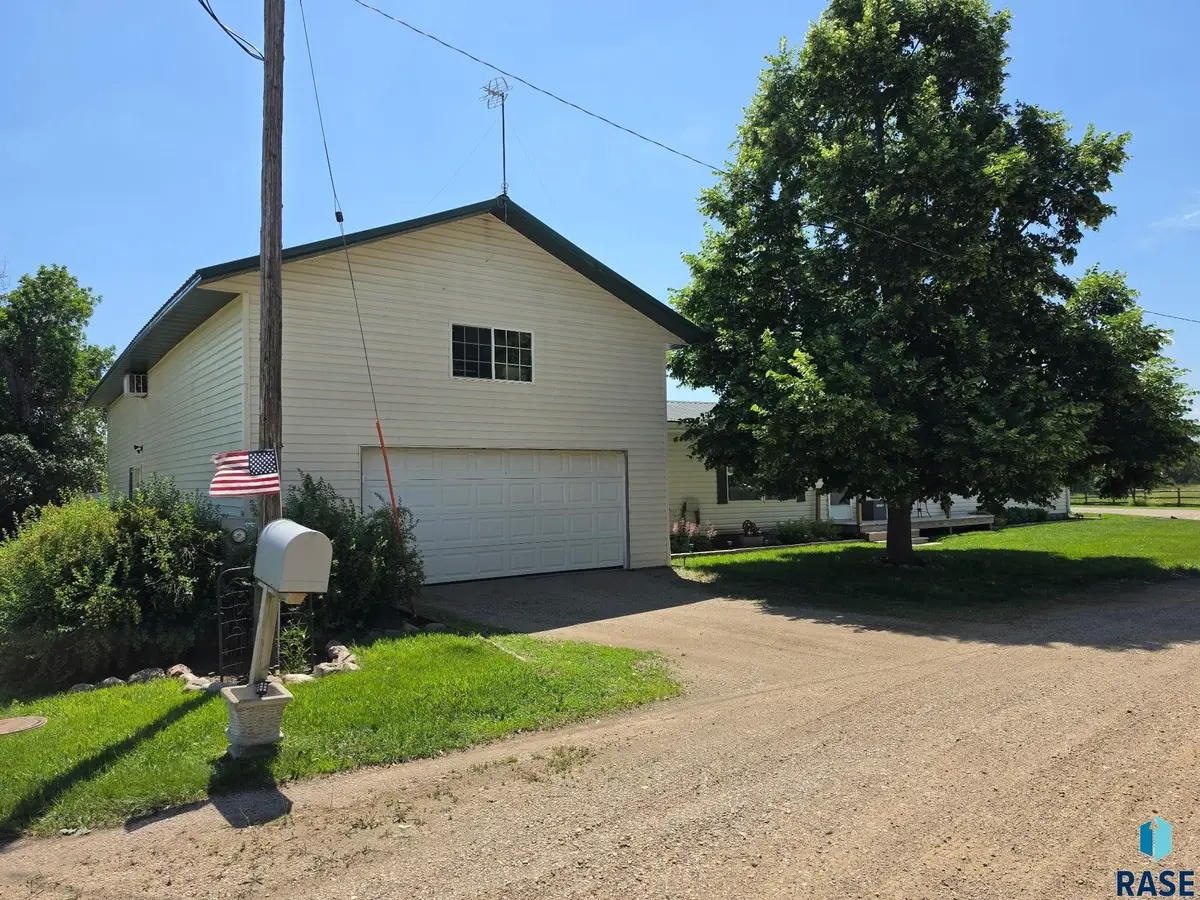 100 Beach St St, Fairview, SD 57027 - #1