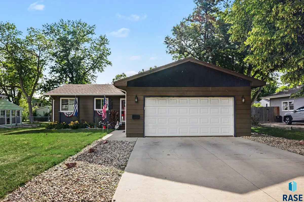 3101 S Western Ave, Sioux Falls, SD 57105 - #1