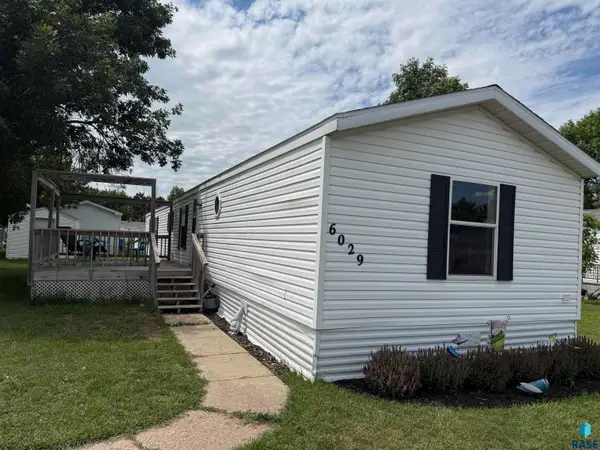 6029 S Mckenzie Pl, Sioux Falls, SD 57106