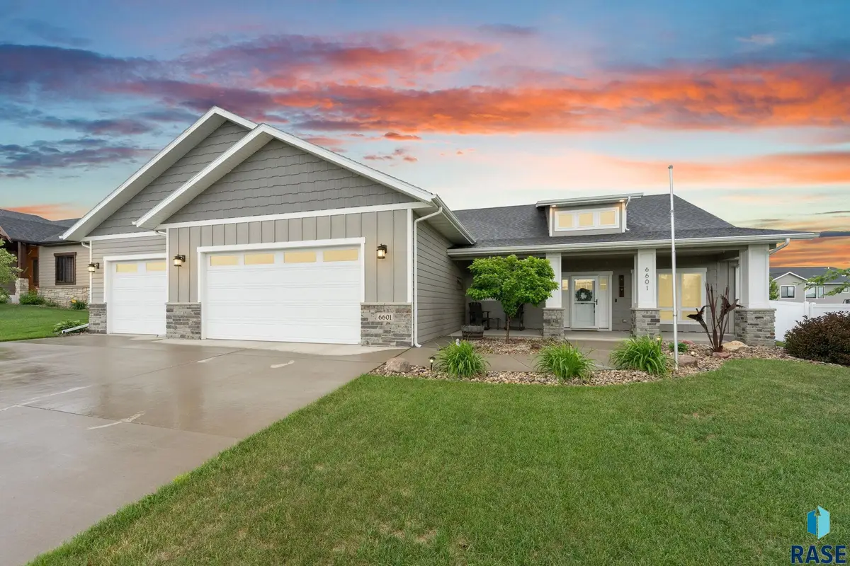 6601 E 33rd St, Sioux Falls, SD 57110 - #1