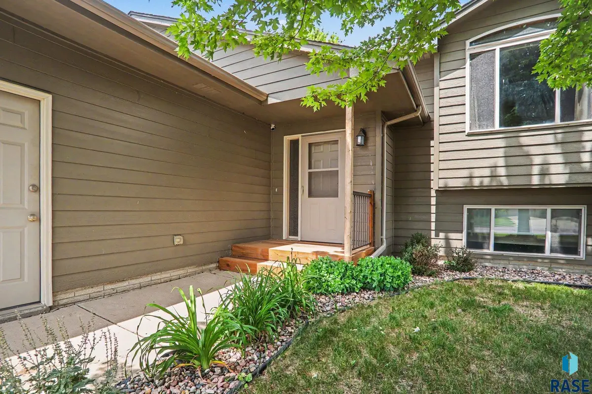 7404 W 66 St, Sioux Falls, SD 57106 - #1