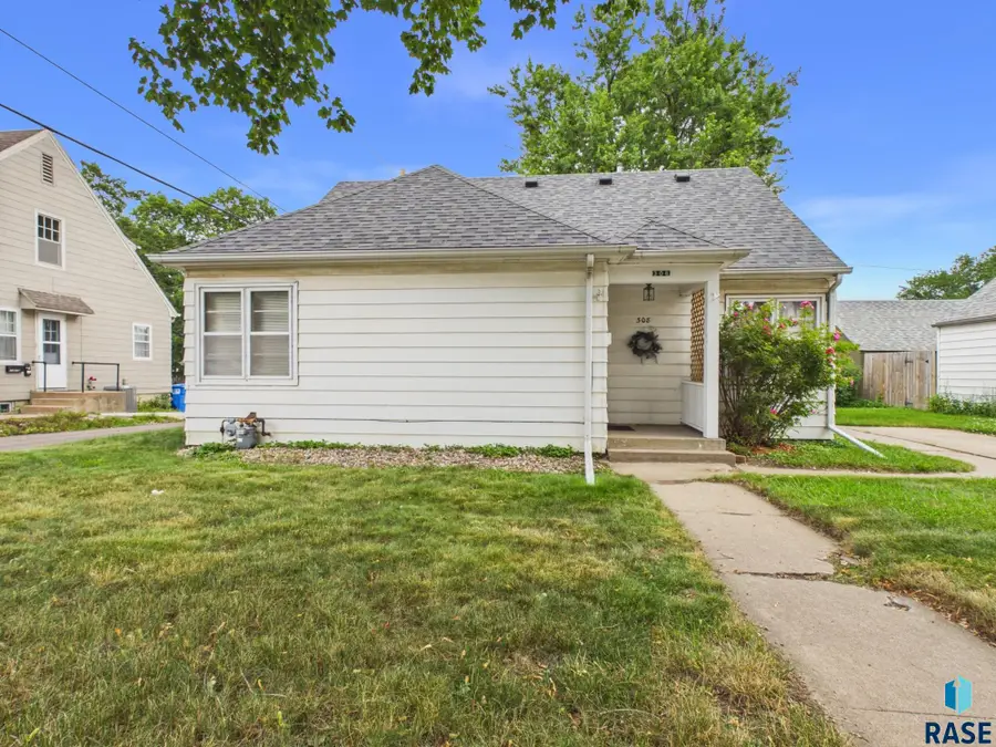 308 E 18th St, Sioux Falls, SD 57104 - #2