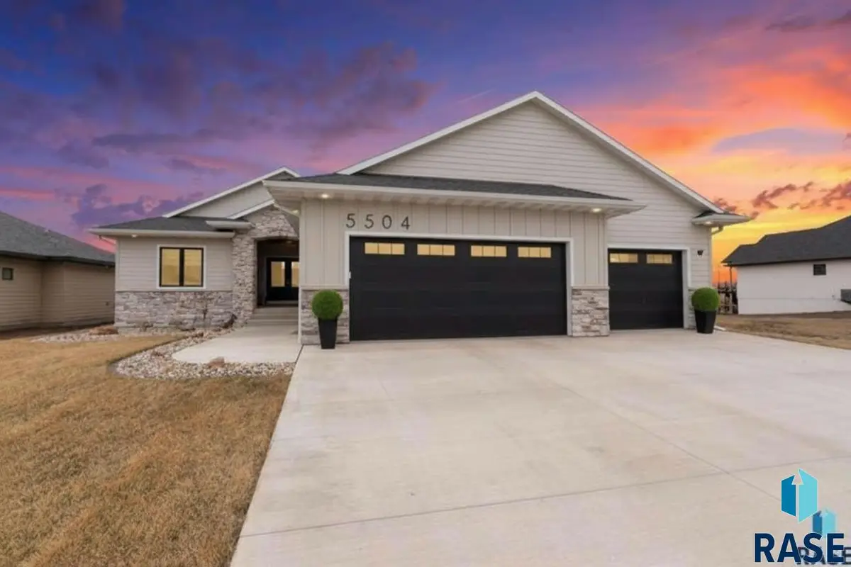 5504 E Morningside Cir, Sioux Falls, SD 57110 - #1