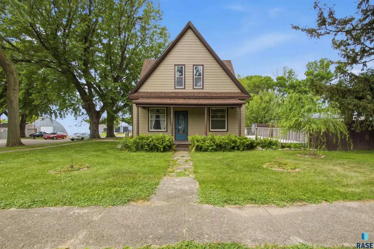 1101 Edgerly St, Larchwood, IA 51241 - #1