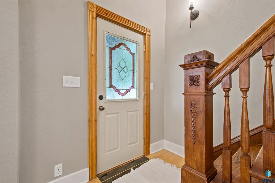 1101 Edgerly St, Larchwood, IA 51241 - #2