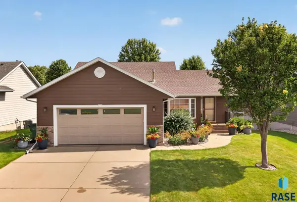 4840 S Samantha Dr, Sioux Falls, SD 57106