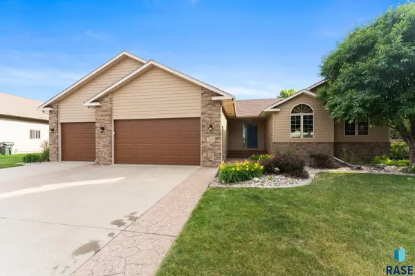 7205 S Heatherridge Ave, Sioux Falls, SD 57108