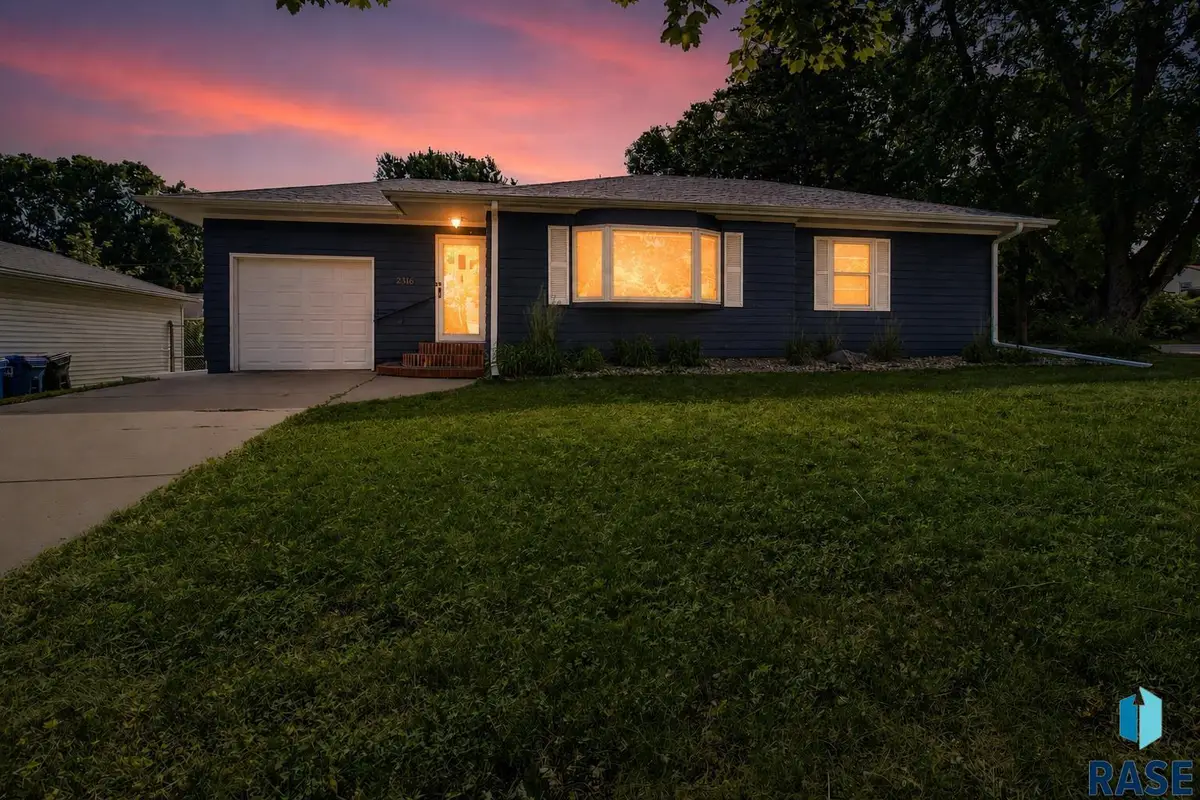 2316 S Phillips Ave, Sioux Falls, SD 57105 - #1